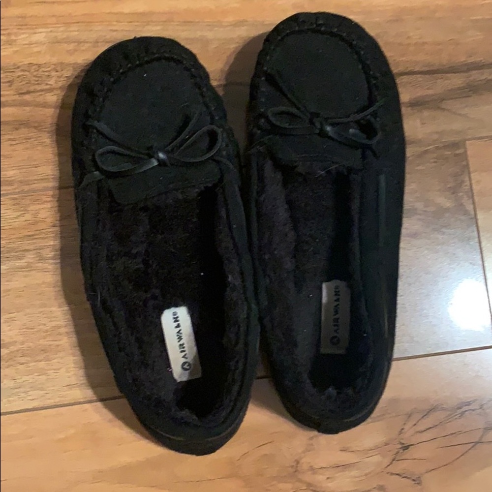 Black Airwalk loafers.